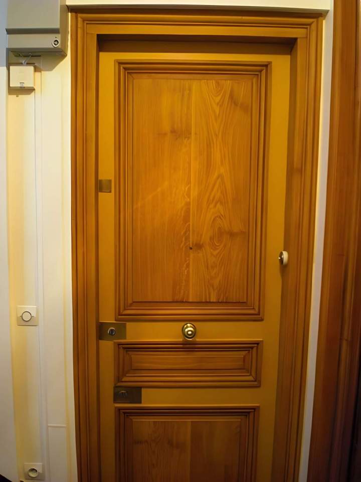 Porte intérieure, à panneaux moulurés, Île-de-France