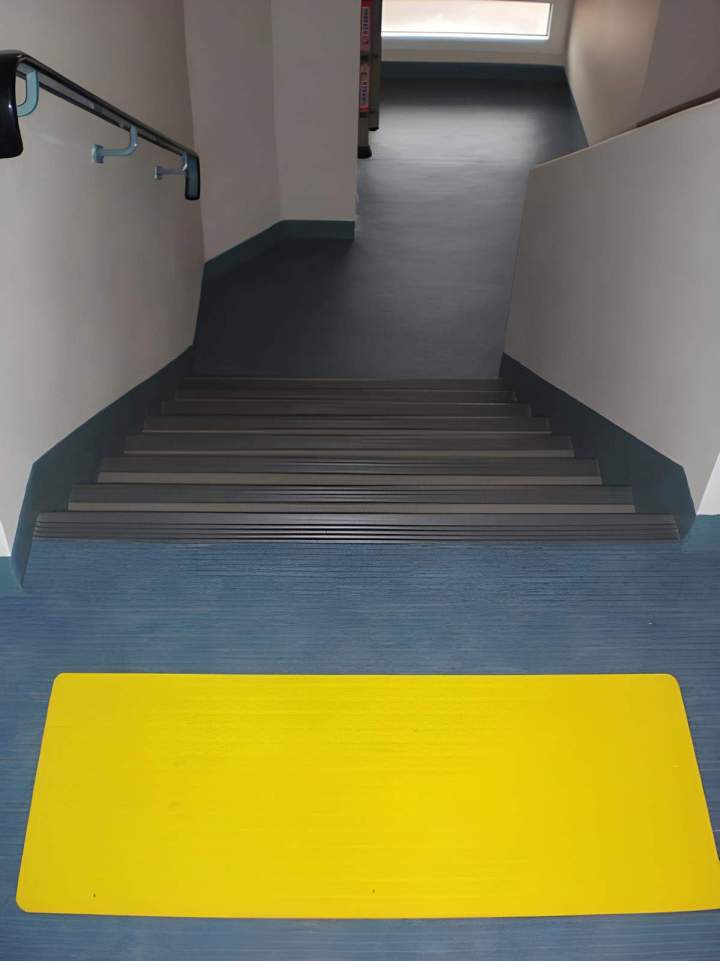 Moquette pour escalier, Île-de-France