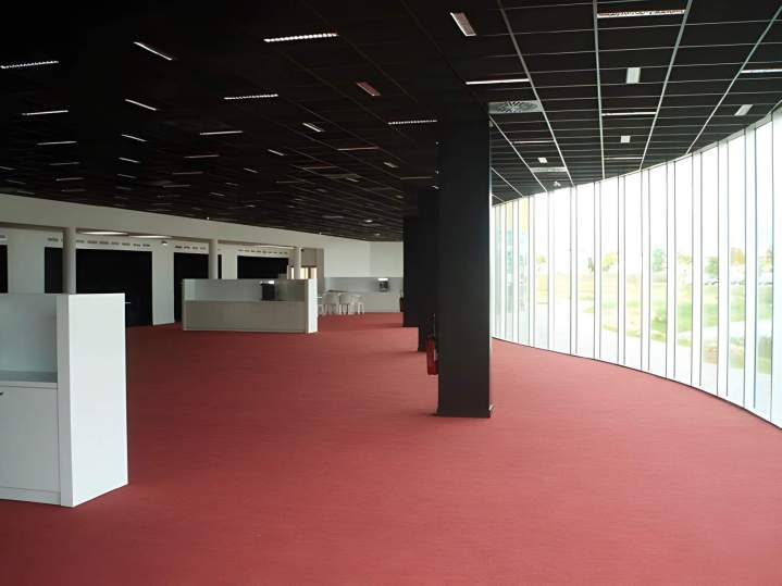 Hall d'entrée de restaurant épuré, Île-de-France