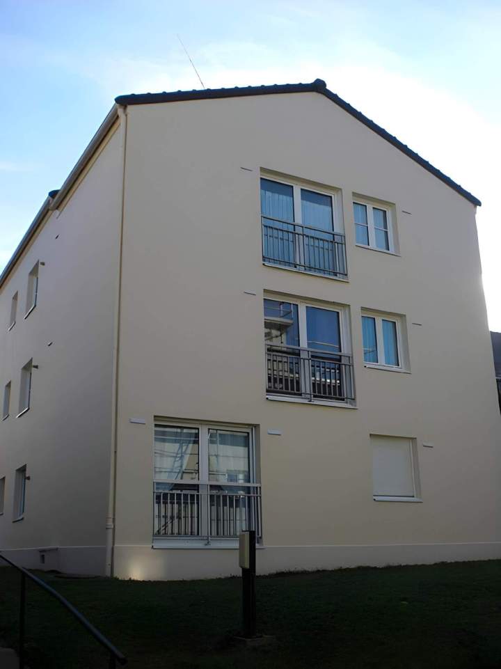 Bâtiment résidentiel fraîchement peint, Île-de-France