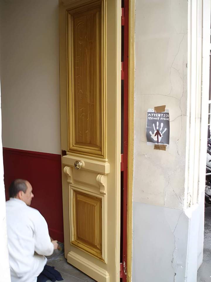 Peinture de porte bois, Île-de-France