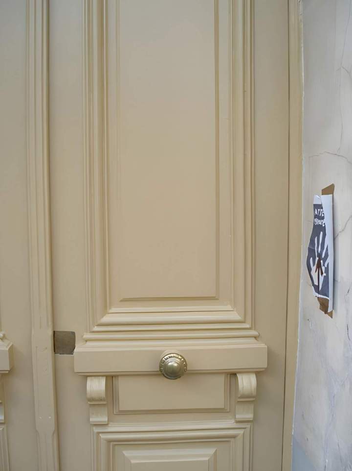 Porte ancienne de style haussmannien, Île-de-France