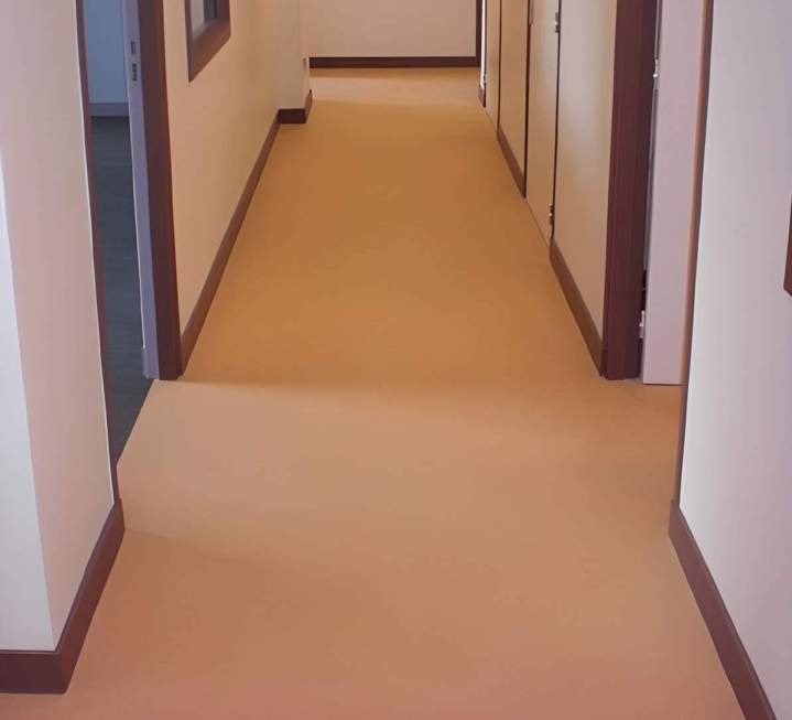 Chantier après pose de revêtement  de sol, Île-de-France