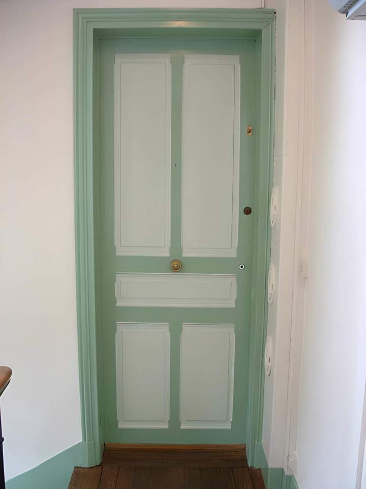 Porte d'intérieur bicolore, Île-de-France